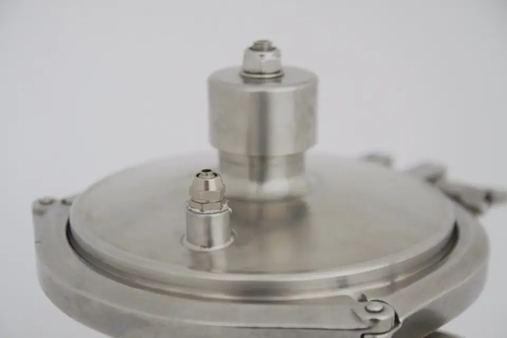 Válvula sanitaria de modulación de presión constante con carga de aire serie CPMO-2 de CPM