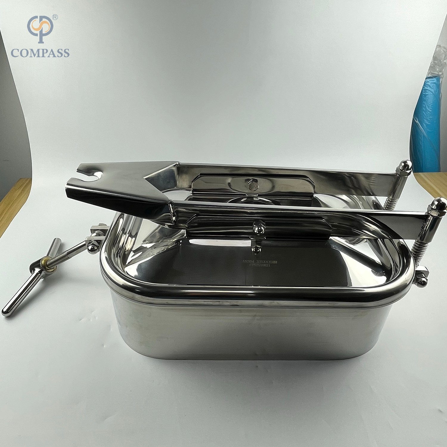 ENTRADAS RECTANGULARES EXTERIORES DE ACERO INOXIDABLE SS304 CON UN BRAZO INTERSECTANTE