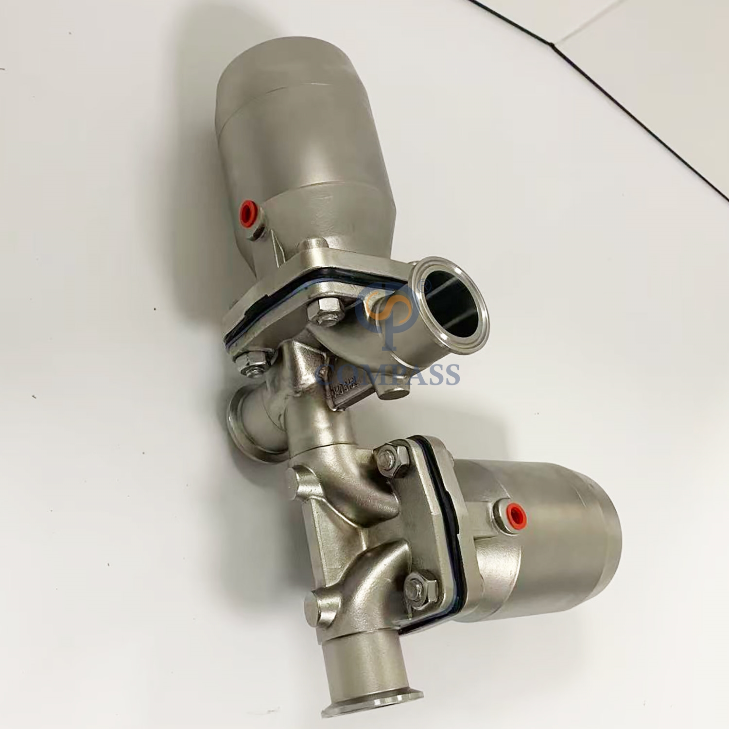Válvula de diafragma neumática de tres vías SS316L DN40 con diafragma dividido de PTFE y EPDM
