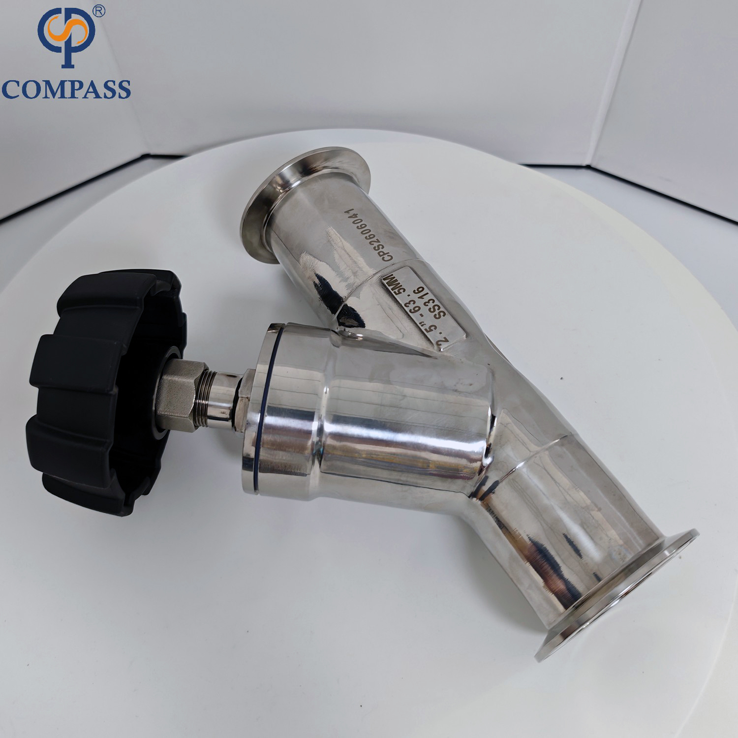 El tri espejo del extremo de sujeción pulió la válvula manual de Seat del ángulo de TC77.5MM SS316L los 63.5MM
