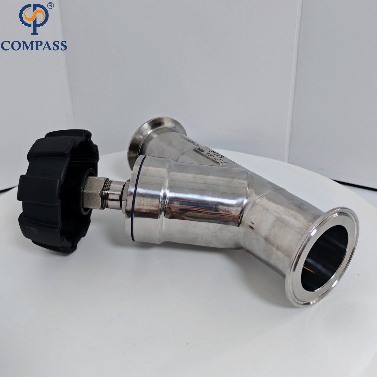 El tri espejo del extremo de sujeción pulió la válvula manual de Seat del ángulo de TC77.5MM SS316L los 63.5MM