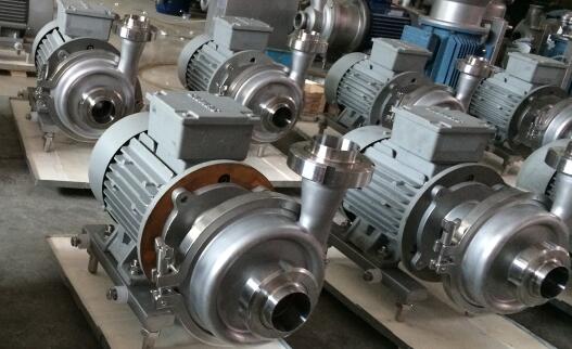 Mantenimiento de la bomba sanitaria.